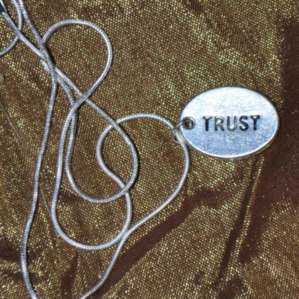 trust pendant with 925 silver necklace (3051)